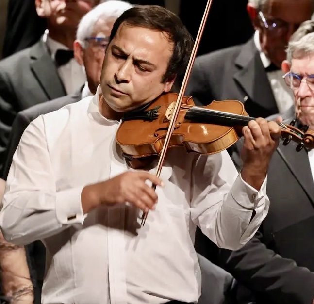 Liviu BADIU en concert avec le Choeur Départemental de la Sarthe à l'Abbaye de l'Eau (Sarthe)